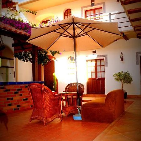 La Escondida Hostal Sucre Luaran gambar