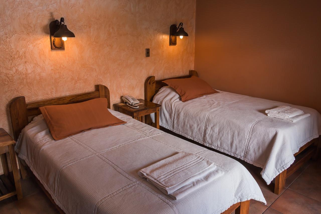 La Escondida Hostal Sucre Luaran gambar