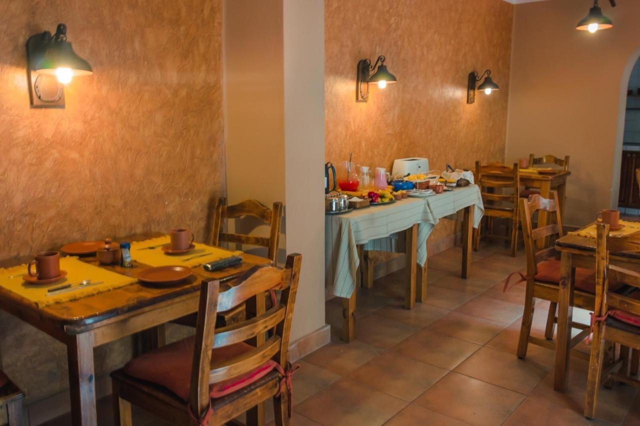 La Escondida Hostal Sucre Luaran gambar